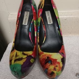 STEVE MADDEN SIZE 8 HEELS